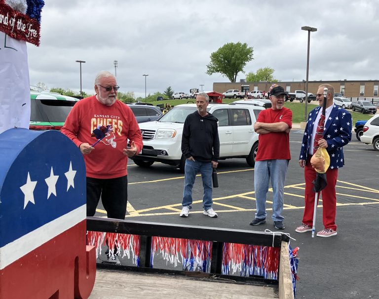 2 Before Parade-Decorating 2