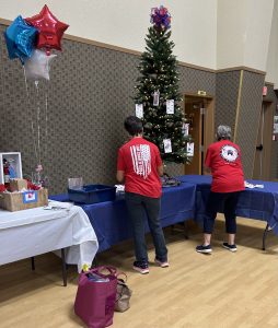 4c - set up gift card tree IMG_5700 (2)